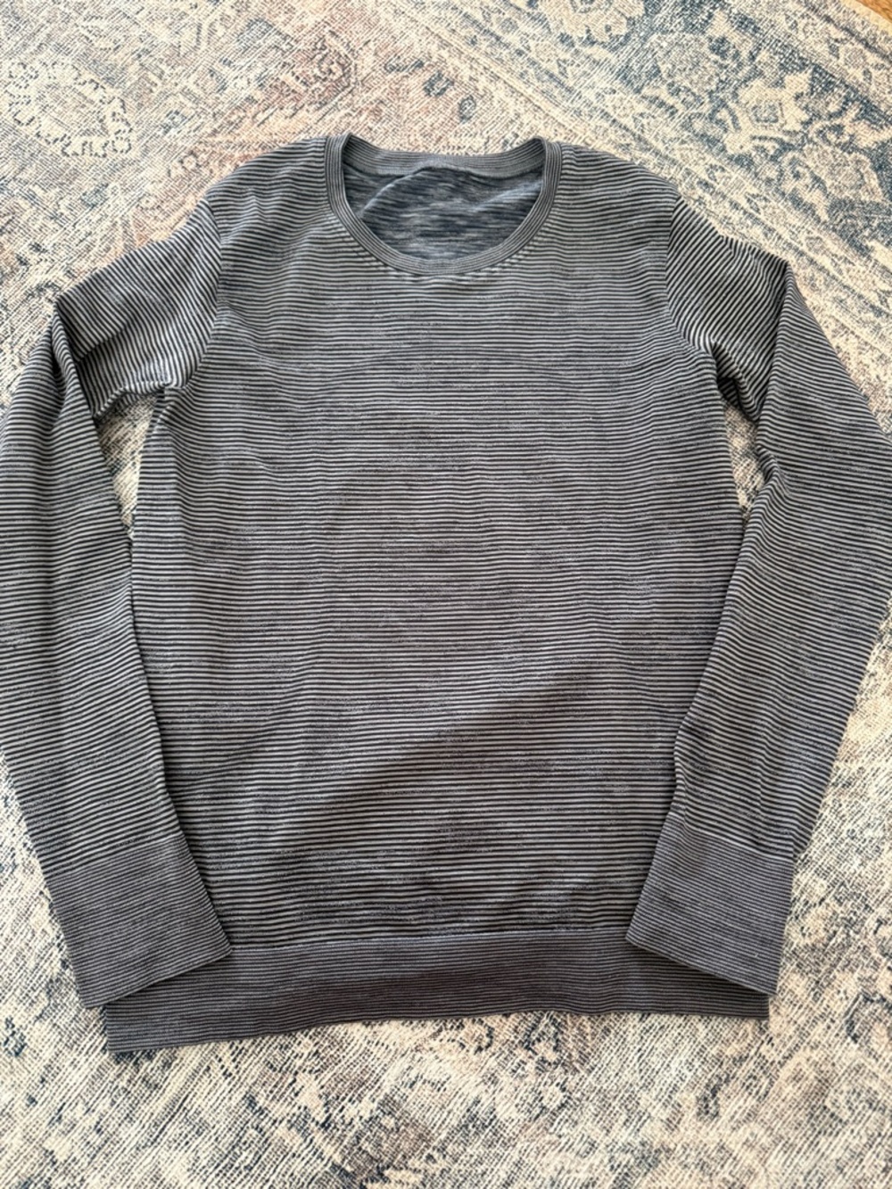 Women’s early version of swiftly long sleeve black and Gray Striped relaxed